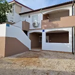 شقة Gemuetliche Ema In By Interhome *
